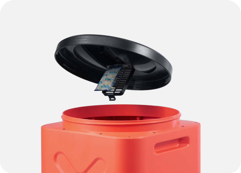 Lets you know when it's time to replace for fresh, crunchy meals